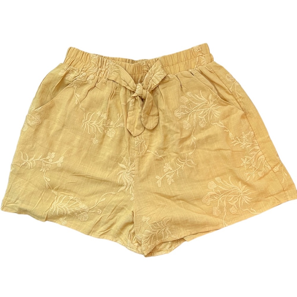 Linen A-line Pull on Shorts.  Women’s Medium